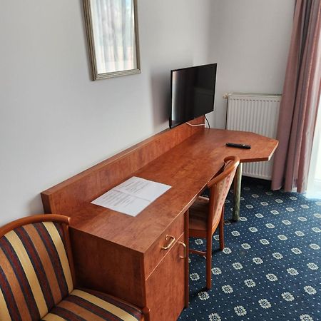 Hotel Hoyers In Pinneberg Prisdorf Екстер'єр фото