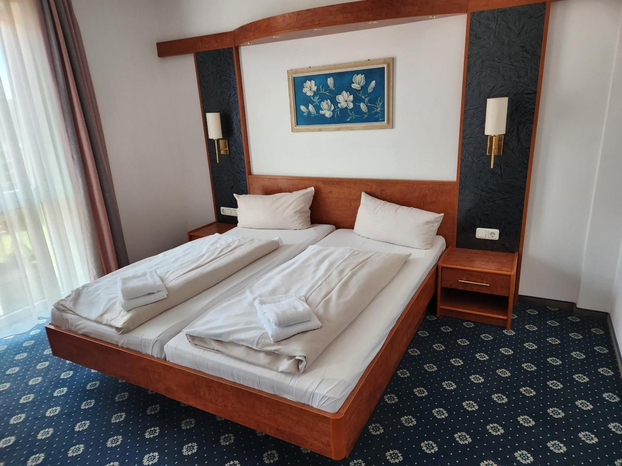 Hotel Hoyers In Pinneberg Prisdorf Екстер'єр фото
