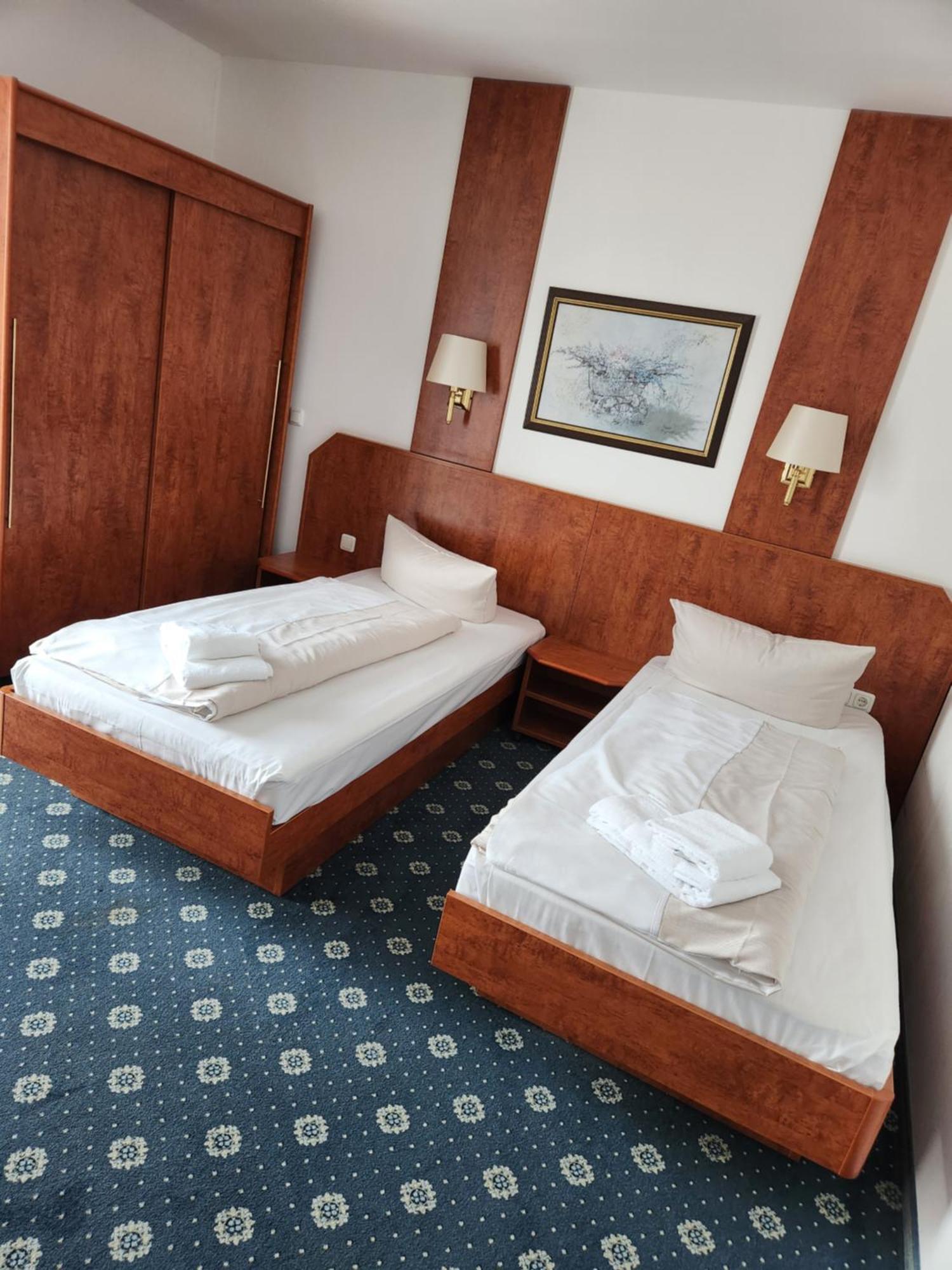 Hotel Hoyers In Pinneberg Prisdorf Екстер'єр фото